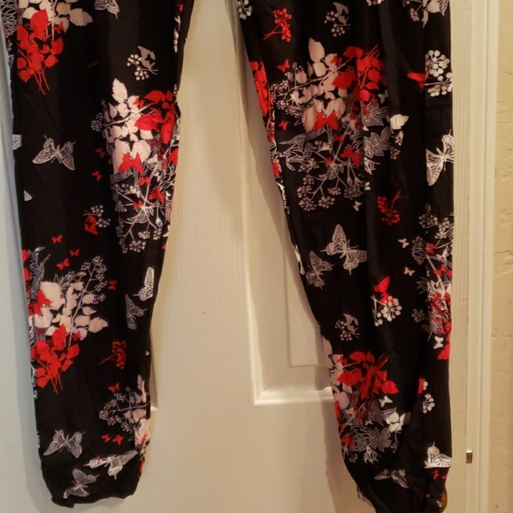 **ONE LEFT Leggings Depot Joggers - Picture 2 of 4